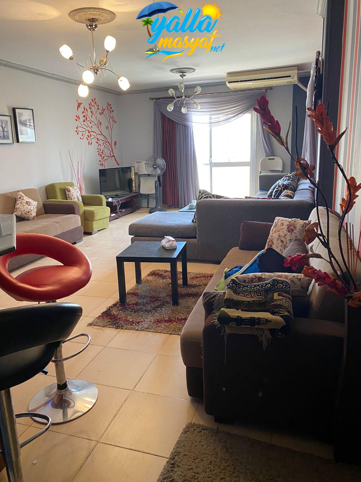 استمتع بالبحر والهدوء.. شاليه للبيع في المنال 2